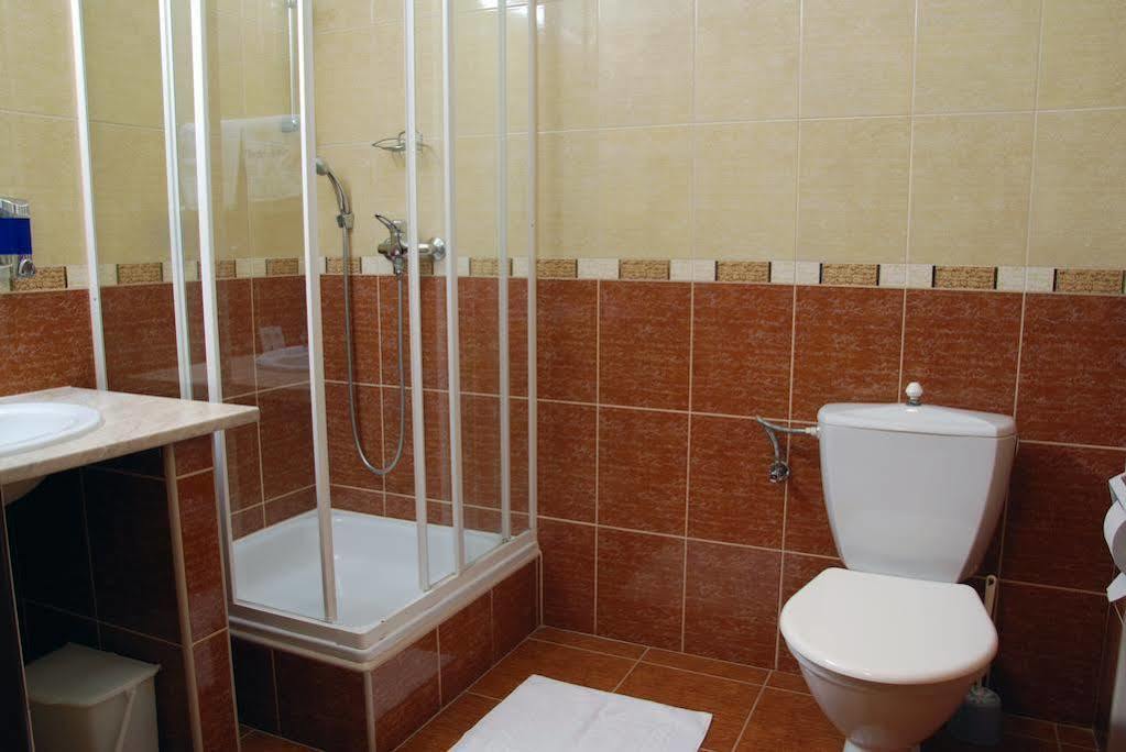Hotel Adler Ческе-Будеёвице Экстерьер фото